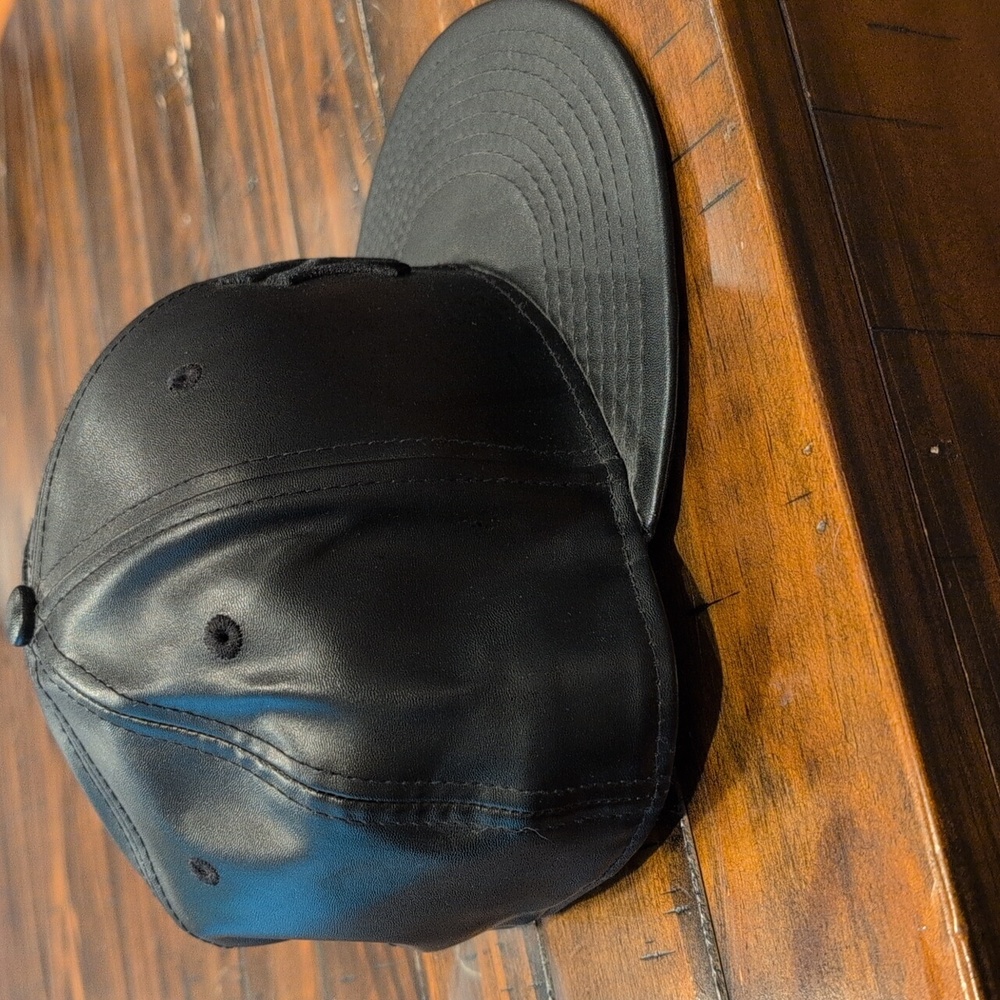 New Era 59fifty Faux Leather Yankees Hat - Picture 3 of 9